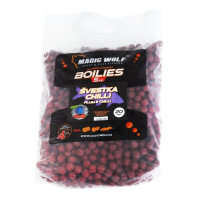 Magic Wolf - Boilies 5kg / 20mm - Švestka/Chilli